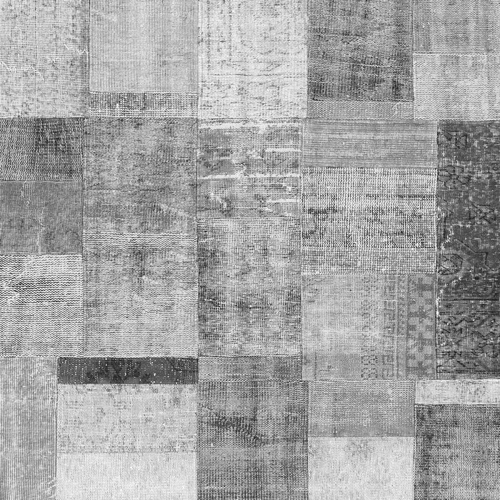 Serging Thickness of Machine Washable Patchwork Gray Transitional Rug, wshcon1429gry