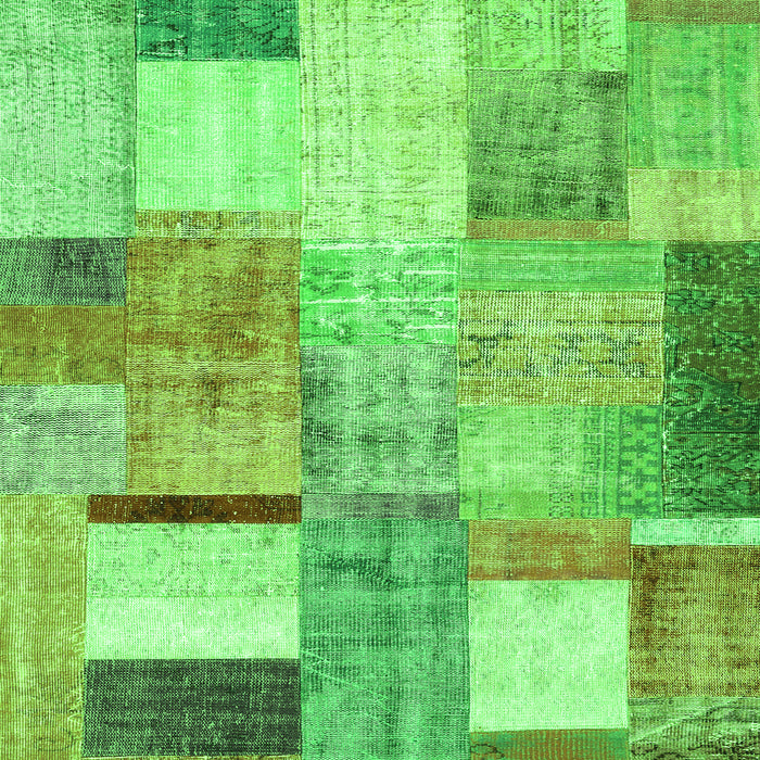Serging Thickness of Patchwork Green Transitional Rug, con1429grn
