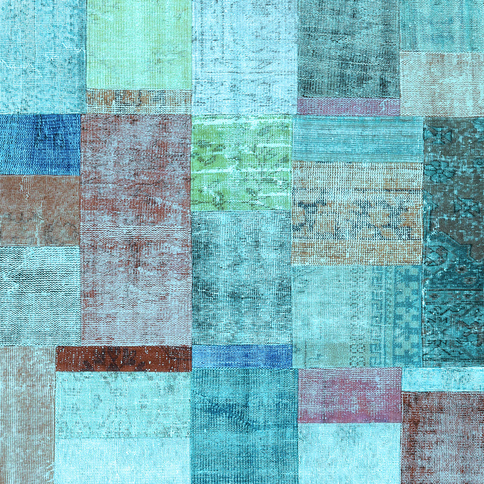 Machine Washable Patchwork Light Blue Transitional Rug, wshcon1429lblu