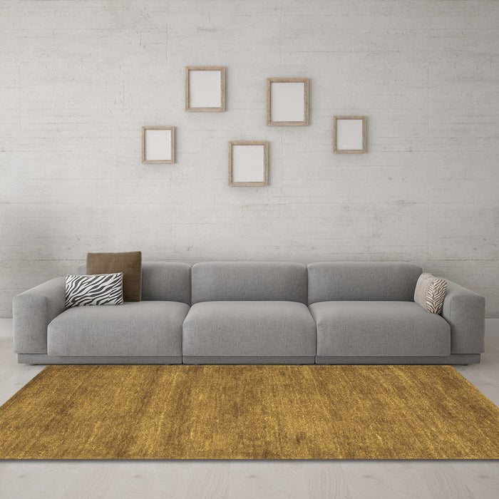Machine Washable Abstract Brown Contemporary Rug in a Living Room,, wshcon142brn
