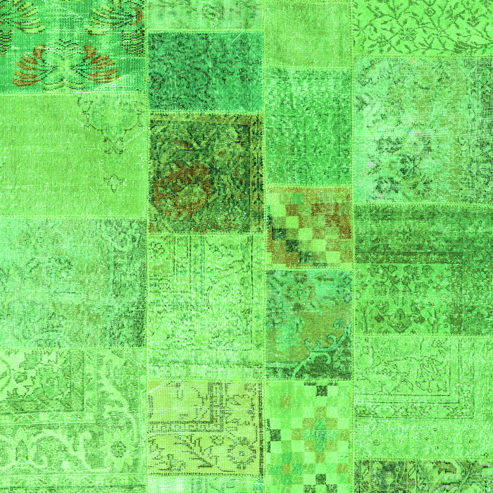 Serging Thickness of Machine Washable Patchwork Green Transitional Area Rugs, wshcon1430grn