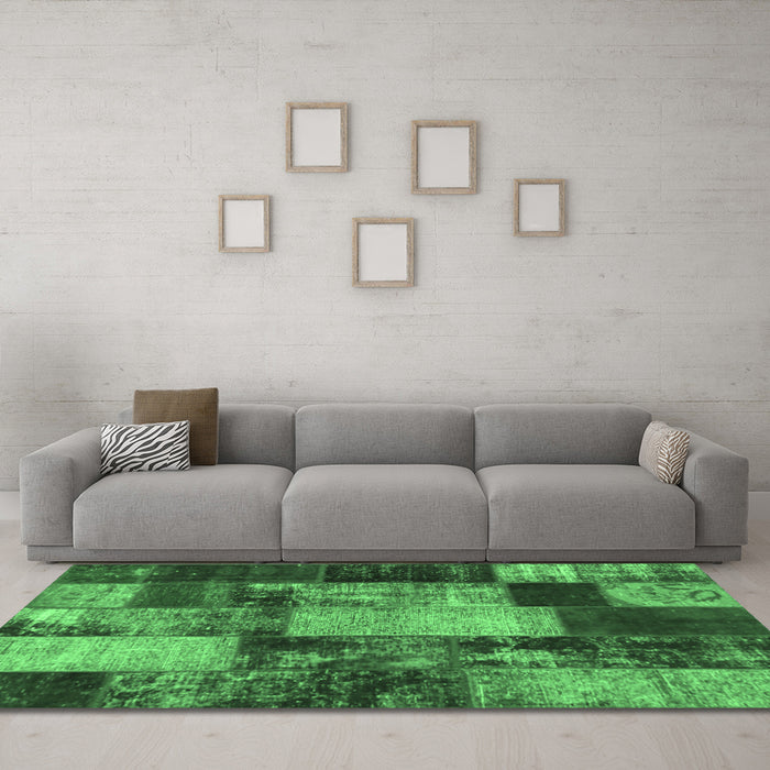 Machine Washable Patchwork Emerald Green Transitional Area Rugs in a Living Room,, wshcon1437emgrn
