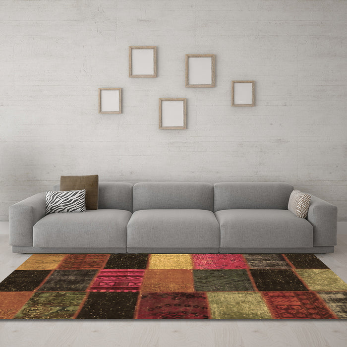 Machine Washable Patchwork Brown Transitional Rug in a Living Room,, wshcon1438brn