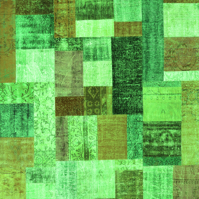 Serging Thickness of Machine Washable Patchwork Green Transitional Area Rugs, wshcon1450grn