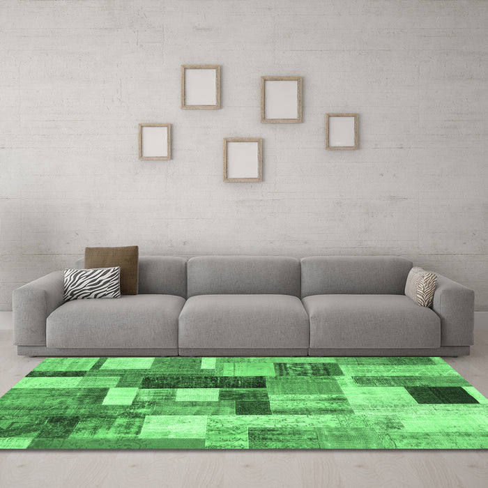 Machine Washable Patchwork Emerald Green Transitional Area Rugs in a Living Room,, wshcon1450emgrn