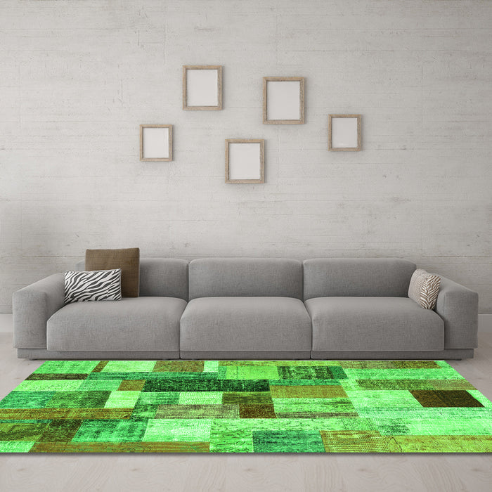 Machine Washable Patchwork Green Transitional Area Rugs in a Living Room,, wshcon1450grn