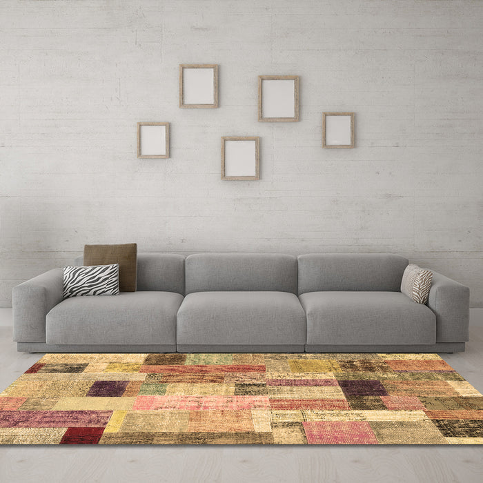Machine Washable Patchwork Brown Transitional Rug in a Living Room,, wshcon1451brn