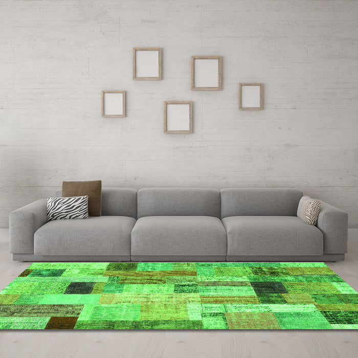 Machine Washable Patchwork Green Transitional Area Rugs in a Living Room,, wshcon1451grn