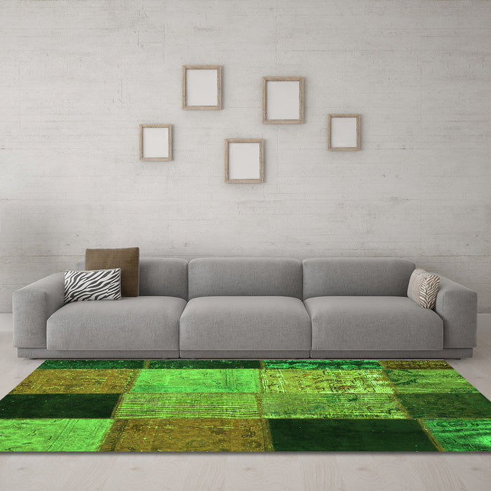 Machine Washable Patchwork Green Transitional Area Rugs in a Living Room,, wshcon1452grn