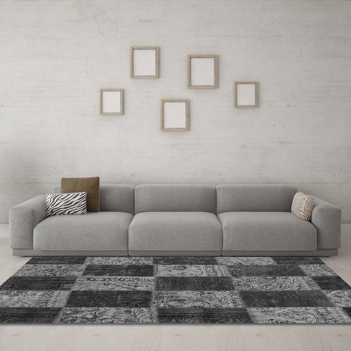 Machine Washable Patchwork Gray Transitional Rug in a Living Room,, wshcon1455gry