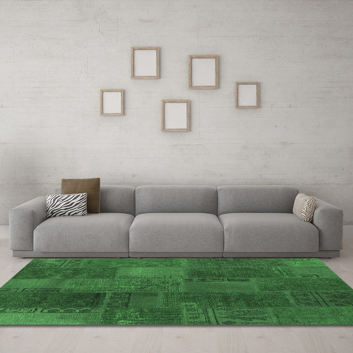 Machine Washable Patchwork Emerald Green Transitional Area Rugs in a Living Room,, wshcon1456emgrn