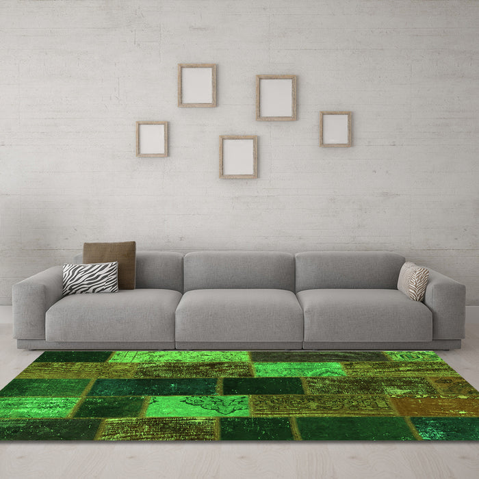 Machine Washable Patchwork Green Transitional Area Rugs in a Living Room,, wshcon1457grn