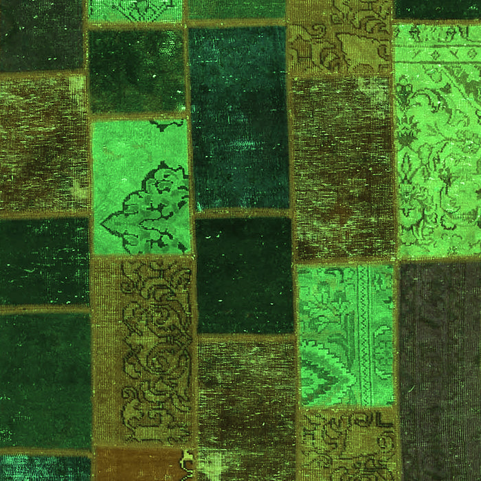 Serging Thickness of Machine Washable Patchwork Green Transitional Area Rugs, wshcon1457grn