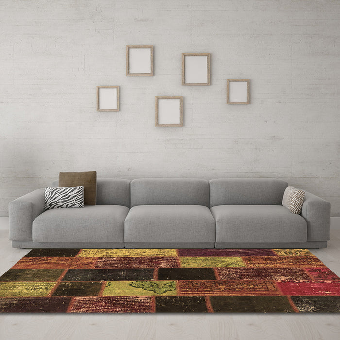 Machine Washable Patchwork Brown Transitional Rug in a Living Room,, wshcon1457brn