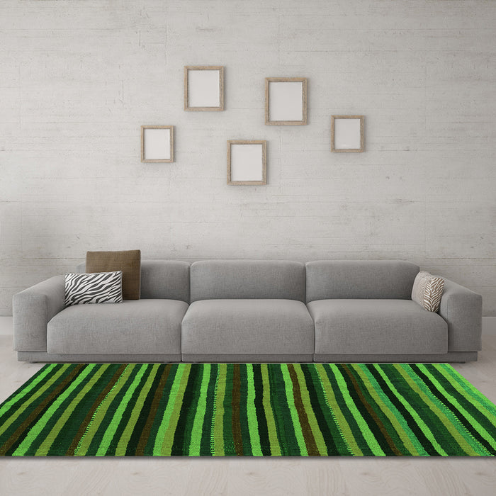 Machine Washable Abstract Green Contemporary Area Rugs in a Living Room,, wshcon1460grn