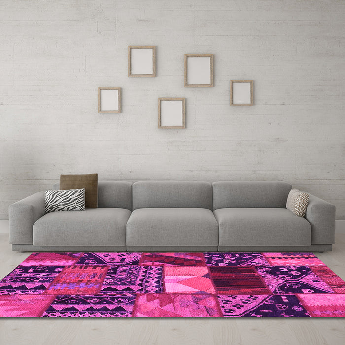 Machine Washable Patchwork Pink Transitional Rug in a Living Room, wshcon1461pnk