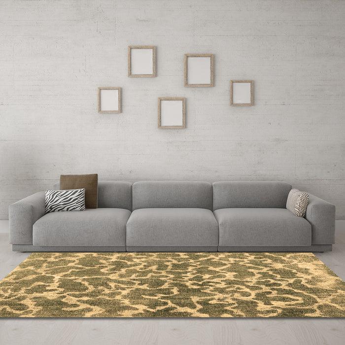 Machine Washable Abstract Brown Contemporary Rug in a Living Room,, wshcon1463brn