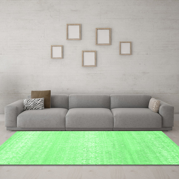 Machine Washable Abstract Emerald Green Contemporary Area Rugs in a Living Room,, wshcon1464emgrn