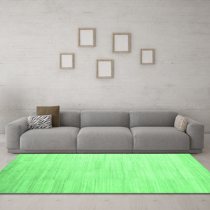 Machine Washable Abstract Emerald Green Contemporary Area Rugs in a Living Room,, wshcon1465emgrn