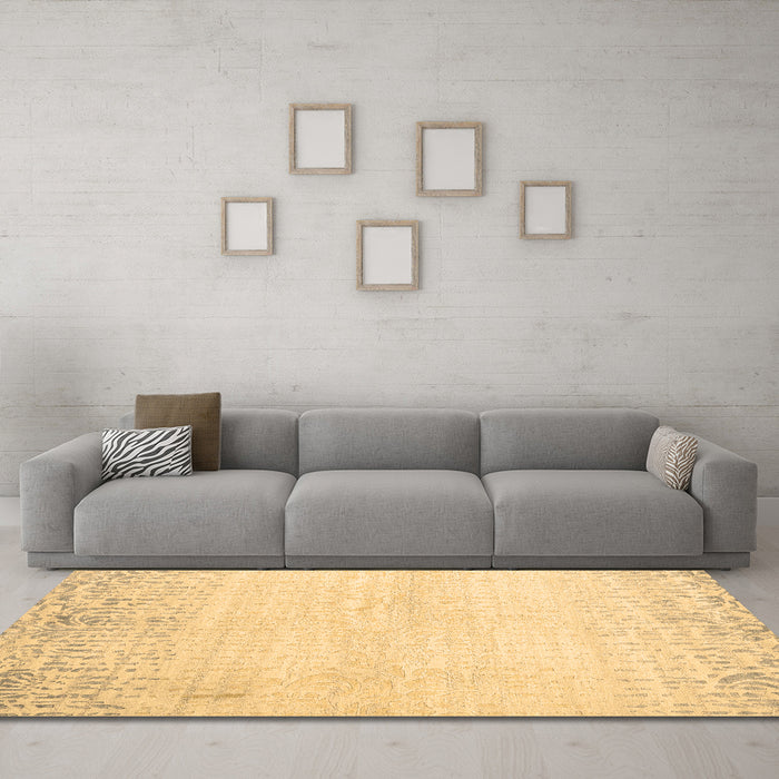 Machine Washable Abstract Brown Contemporary Rug in a Living Room,, wshcon1467brn