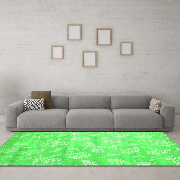 Machine Washable Abstract Green Contemporary Area Rugs in a Living Room,, wshcon1471grn