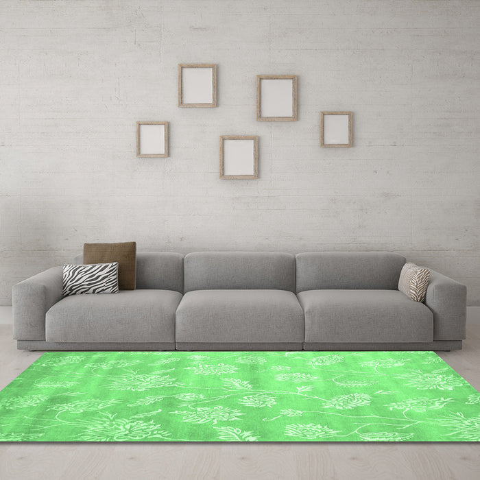 Machine Washable Abstract Emerald Green Contemporary Area Rugs in a Living Room,, wshcon1471emgrn