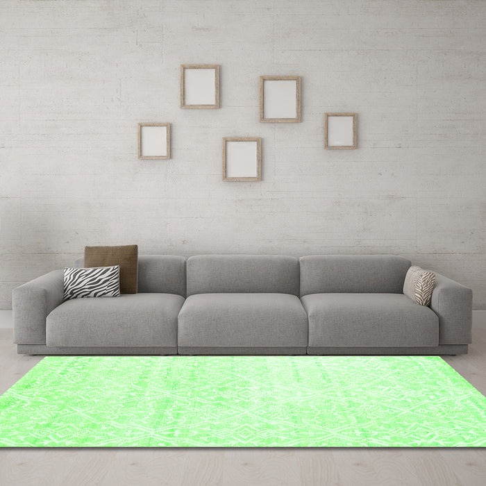 Machine Washable Solid Green Modern Area Rugs in a Living Room,, wshcon1474grn