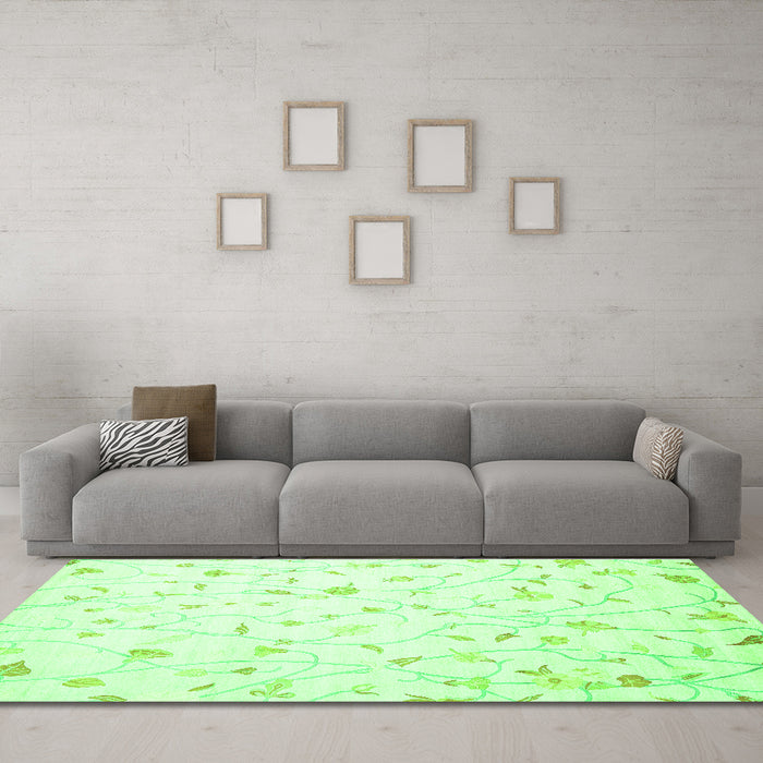 Machine Washable Solid Green Modern Area Rugs in a Living Room,, wshcon1475grn