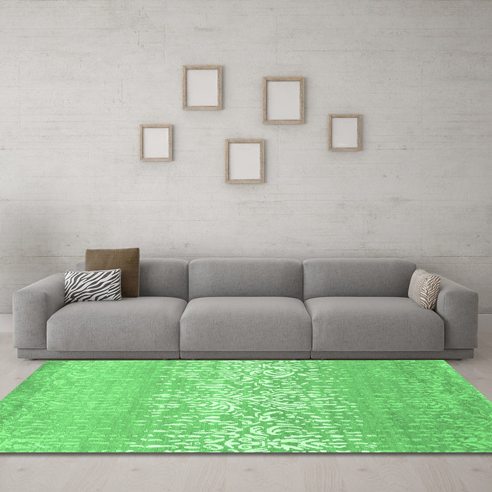 Machine Washable Abstract Emerald Green Contemporary Area Rugs in a Living Room,, wshcon1477emgrn