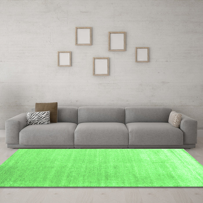 Machine Washable Abstract Green Contemporary Area Rugs in a Living Room,, wshcon1479grn