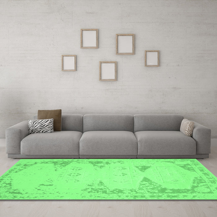 Machine Washable Abstract Emerald Green Contemporary Area Rugs in a Living Room,, wshcon147emgrn
