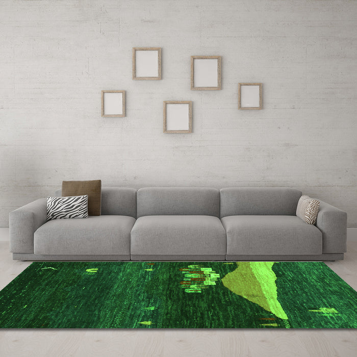 Machine Washable Abstract Green Contemporary Area Rugs in a Living Room,, wshcon1489grn