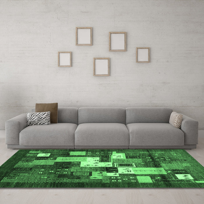 Machine Washable Abstract Emerald Green Contemporary Area Rugs in a Living Room,, wshcon1490emgrn