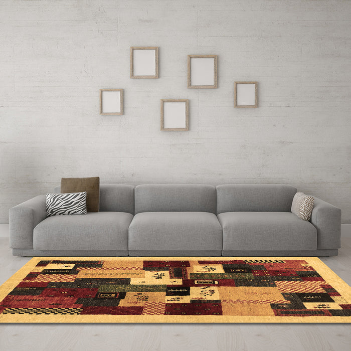 Machine Washable Abstract Brown Contemporary Rug in a Living Room,, wshcon1492brn