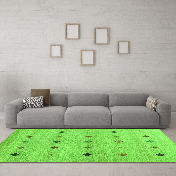 Machine Washable Abstract Green Contemporary Area Rugs in a Living Room,, wshcon1493grn