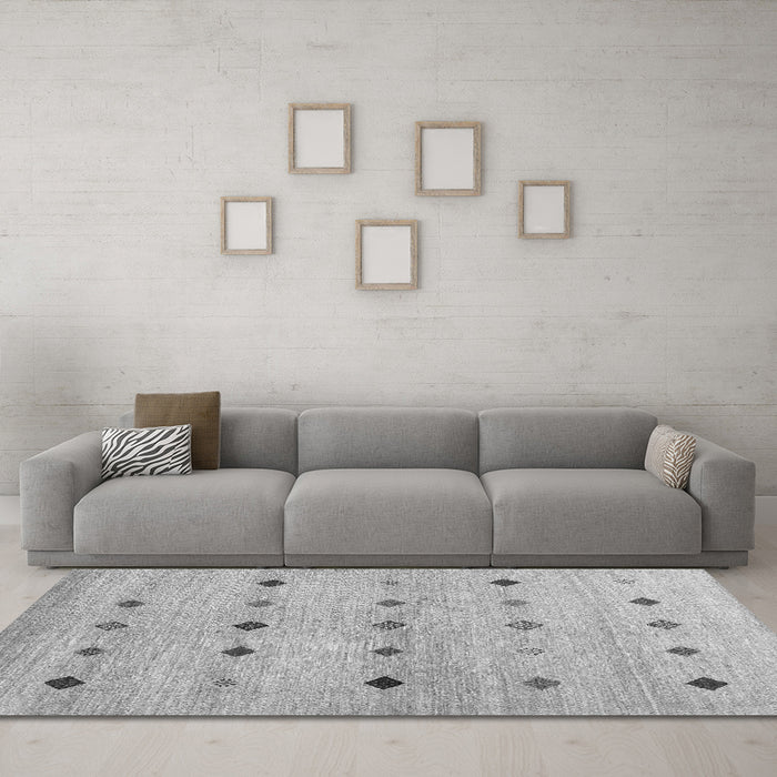 Machine Washable Abstract Gray Contemporary Rug in a Living Room,, wshcon1493gry