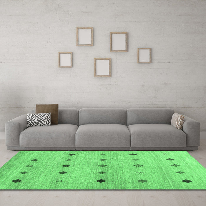 Machine Washable Abstract Emerald Green Contemporary Area Rugs in a Living Room,, wshcon1493emgrn