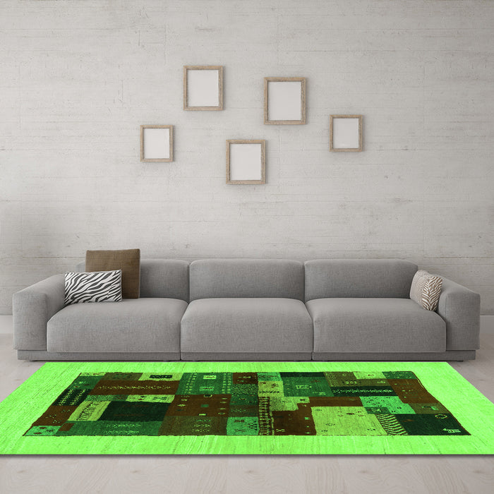 Machine Washable Abstract Green Contemporary Area Rugs in a Living Room,, wshcon1498grn