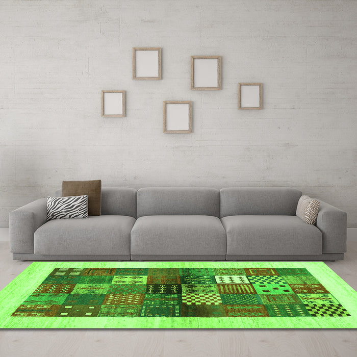 Machine Washable Abstract Green Contemporary Area Rugs in a Living Room,, wshcon1500grn