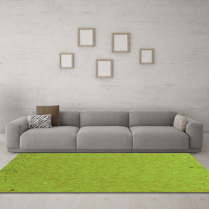 Machine Washable Abstract Green Contemporary Area Rugs in a Living Room,, wshcon150grn