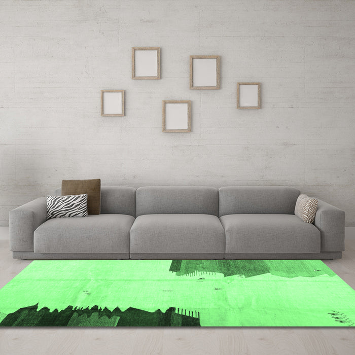 Machine Washable Solid Emerald Green Modern Area Rugs in a Living Room,, wshcon1510emgrn
