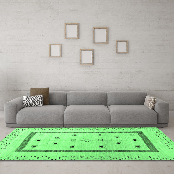 Machine Washable Solid Emerald Green Modern Area Rugs in a Living Room,, wshcon1512emgrn