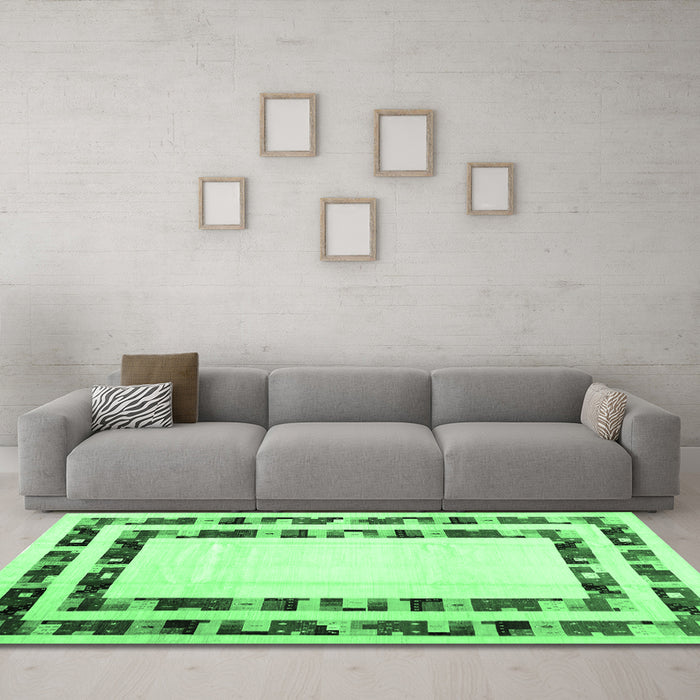 Machine Washable Solid Emerald Green Modern Area Rugs in a Living Room,, wshcon1514emgrn