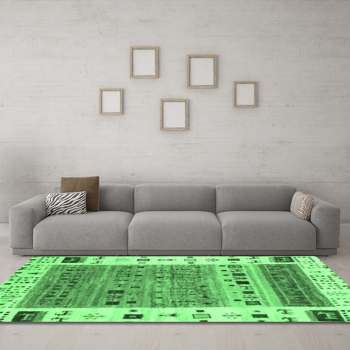 Machine Washable Abstract Emerald Green Contemporary Area Rugs in a Living Room,, wshcon1518emgrn
