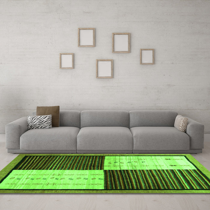 Machine Washable Abstract Green Contemporary Area Rugs in a Living Room,, wshcon1520grn
