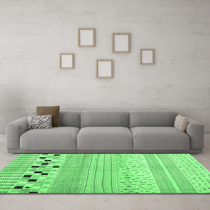 Machine Washable Solid Emerald Green Modern Area Rugs in a Living Room,, wshcon1523emgrn