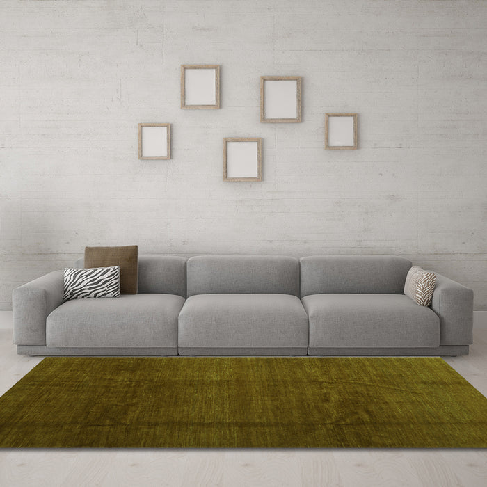 Machine Washable Abstract Green Contemporary Area Rugs in a Living Room,, wshcon1525grn