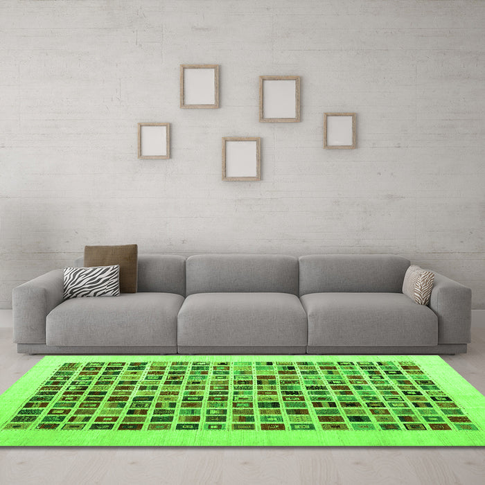 Machine Washable Abstract Green Contemporary Area Rugs in a Living Room,, wshcon1531grn