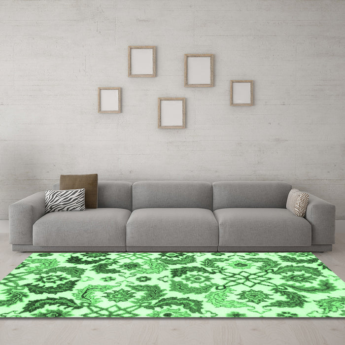 Machine Washable Abstract Emerald Green Contemporary Area Rugs in a Living Room,, wshcon1535emgrn