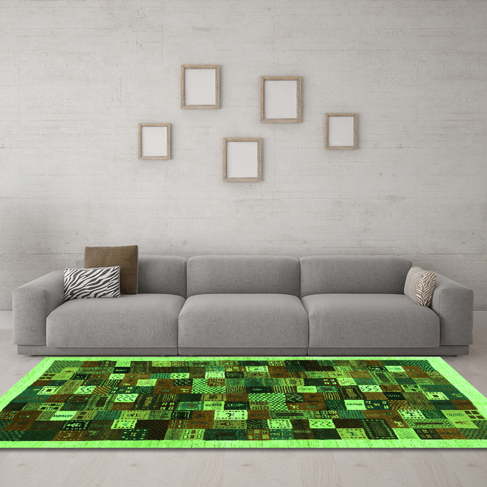 Machine Washable Abstract Green Contemporary Area Rugs in a Living Room,, wshcon1539grn